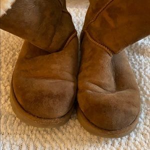 UGG Bailey Bow Boots - Used Size 7